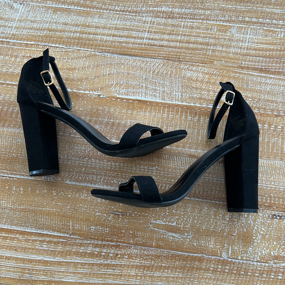 Lulus 4” Heels - Picture 3 of 7